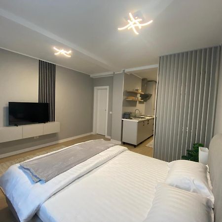 Em04- Studio Premium Targu Jiu Luaran gambar