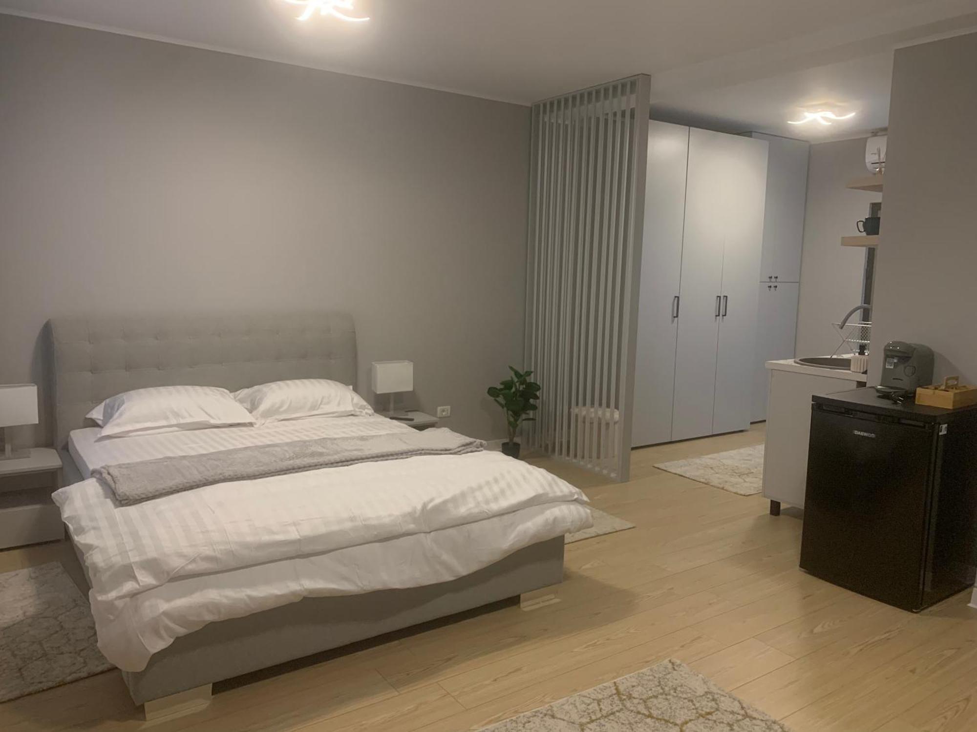 Em04- Studio Premium Targu Jiu Luaran gambar